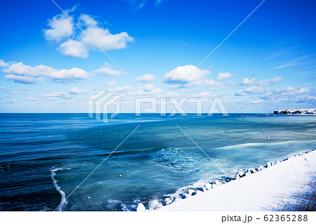 薄氷張るオホーツク海　能取岬　”網走市” 62365288