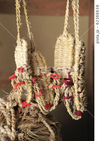 農家で使われた藁（わら）製品 62366638