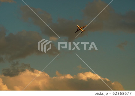 羽田空港を離陸した旅客機 羽田空港を離陸した旅客機 62368677