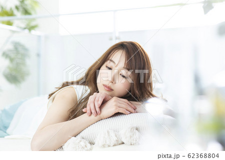 女性　 62368804
