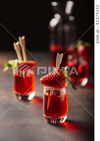 Shot with strawberry vodka 62374332
