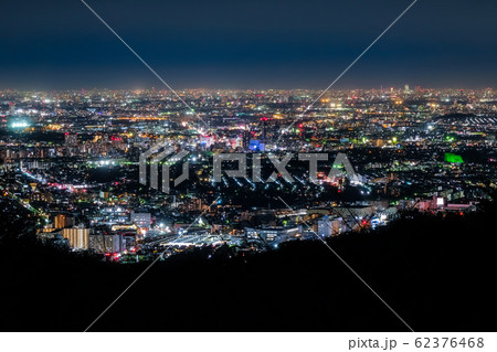 東京 高尾山 かすみ台展望台からの夜景の写真素材