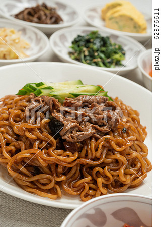 チャパグリ　韓国のインスタント麺で作る韓国風ジャージャー麺 62376611