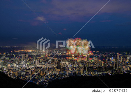 展望台から望むみなと神戸海上花火大会 62377435