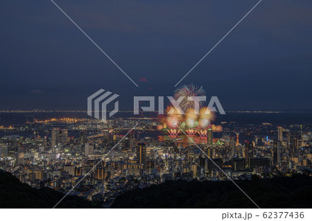 展望台から望むみなと神戸海上花火大会 62377436