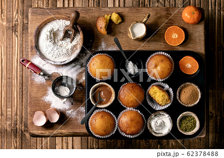 Citrus oranges muffins 62378488