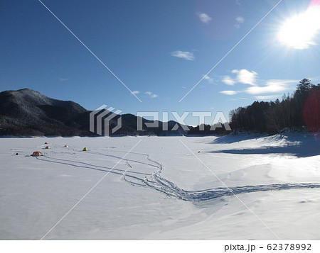 氷上ワカサギ釣り　糠平湖 62378992