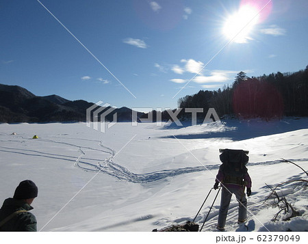 氷上ワカサギ釣り　糠平湖 62379049