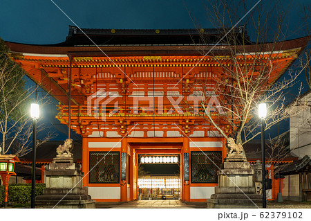 八坂神社の南楼門　京都市東山区 62379102