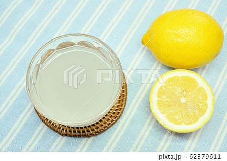 レモンサワー 62379611