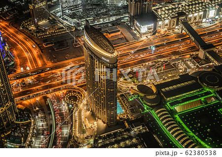 ブルジュ・ハリファの展望台から見えるドバイの夜景 ブルジュ・ハリファの展望台から見えるドバイの夜景 62380538