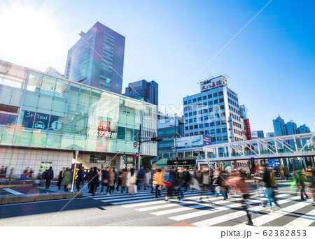 東京 新宿駅南口 東京 新宿駅南口 62382853