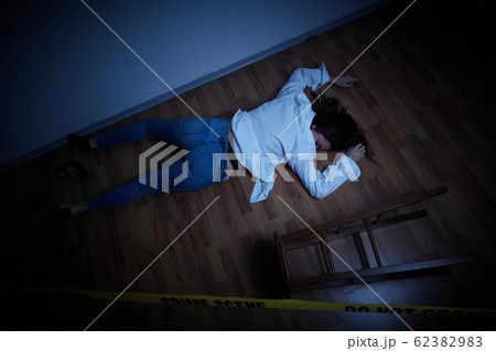 crime scene - woman lying dead on the floor crime scene - woman lying dead on the floor 62382983