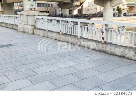 大阪 土佐堀川にかかる難波橋 大阪 土佐堀川にかかる難波橋 62384272