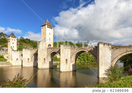 Pont Valentre across the Lot River in Cahors south Pont Valentre across the Lot River in Cahors south 62386696