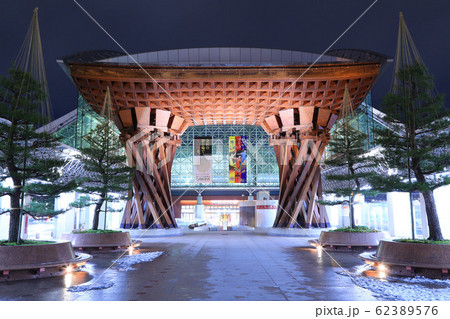 金沢駅の鼓門 62389576