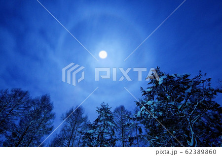 冬空の月暈 冬空の月暈 62389860