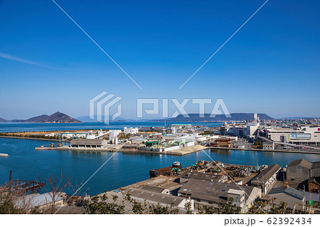 高松市市街地(女木島、屋島方面) (香川県高松市) 高松市市街地(女木島、屋島方面) (香川県高松市) 62392434