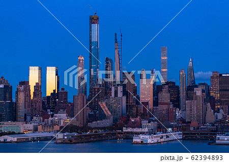 《ニューヨーク》マンハッタンの夜景・ハルミトンパークより 《ニューヨーク》マンハッタンの夜景・ハルミトンパークより 62394893