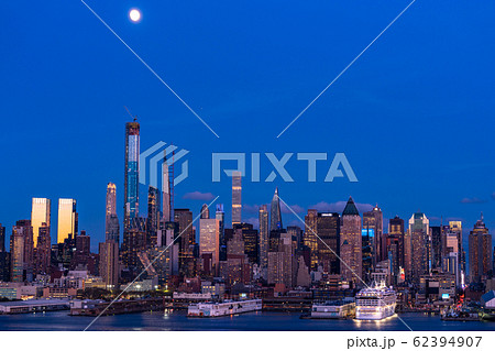 《ニューヨーク》マンハッタンの夜景・ハルミトンパークより 62394907