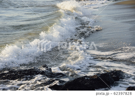波打ち際　海岸 62397828