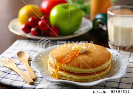 ホットケーキ　朝食 62397851