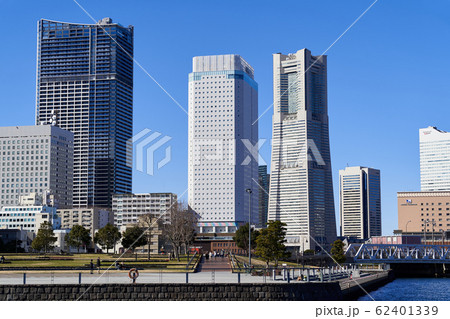 みなとみらいの高層ビル群 62401339