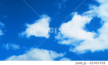 青空と雲のある風景 62407438
