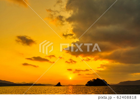 奈古 鹿島 阿武町 夕日 夕暮れ 山口県 山陰 奈古 鹿島 阿武町 夕日 夕暮れ 山口県 山陰 62408818