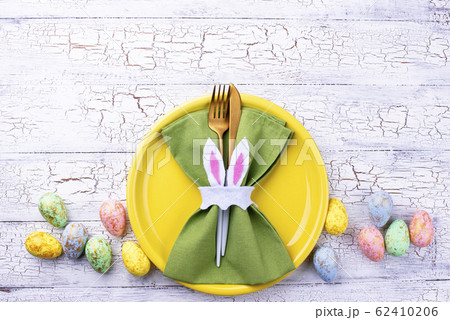 Easter table setting in green color 62410206