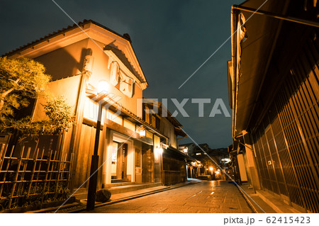 夜の産寧坂(三年坂)　京都市東山区 62415423