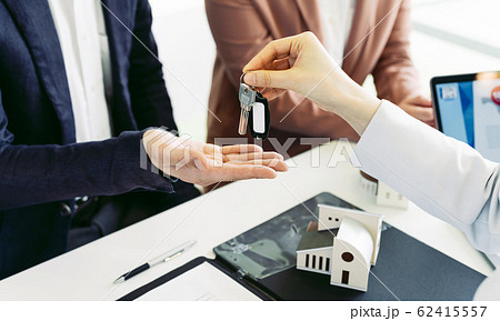 住宅　契約 62415557
