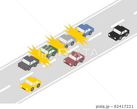 車の多重追突事故 62417221