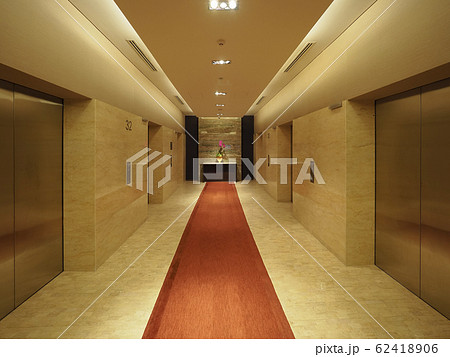 クアラルンプール・トレーダーズホテル エレベーターホール elevator hall クアラルンプール・トレーダーズホテル エレベーターホール elevator hall 62418906