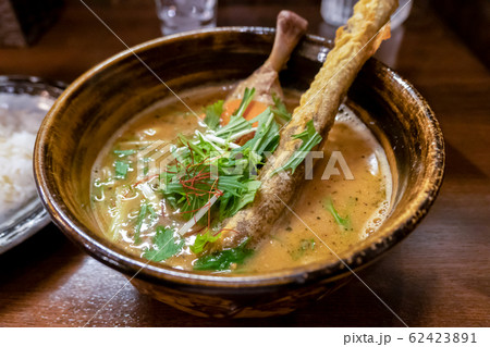 ソウルストア BOSSAカレー チキン ごぼうフライ 横 62423891