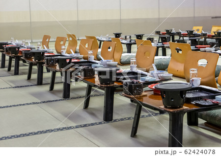 温泉 旅館 宴会場 お膳 設置 イメージ 無人 横 62424078