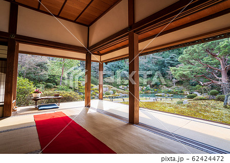 京都・青蓮院　華頂殿から庭園の眺め 62424472