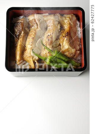 熱々ジューシーきじ焼き重 62427775