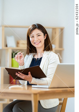 女性ビジネスイメージ 62431504