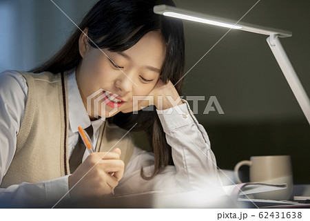 ポートレート 韓国人 女子学生 62431638