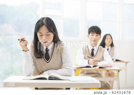 ポートレート 韓国人 女子学生 62431678