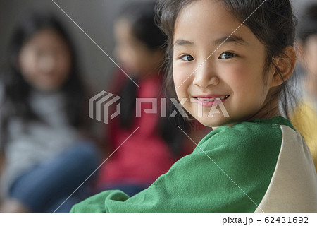 ポートレート 韓国人 女の子の写真素材