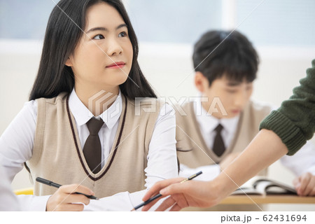 ポートレート 韓国人 女子学生 62431694