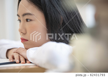 ポートレート 韓国人 女子学生 62431793