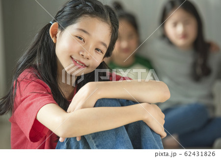 ポートレート 韓国人 笑顔 62431826