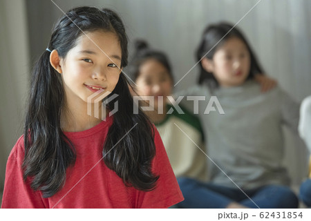 ポートレート 韓国人 笑顔 62431854