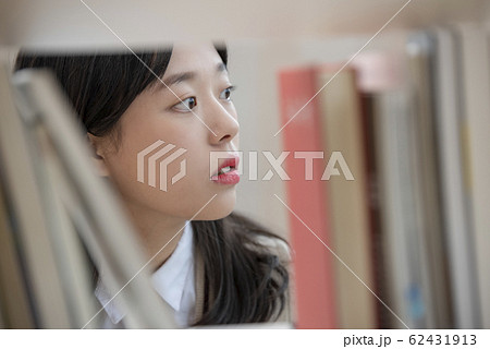 ポートレート 韓国人 女子学生 62431913