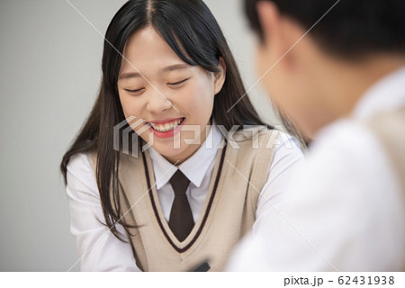 ポートレート 韓国人 笑顔 62431938