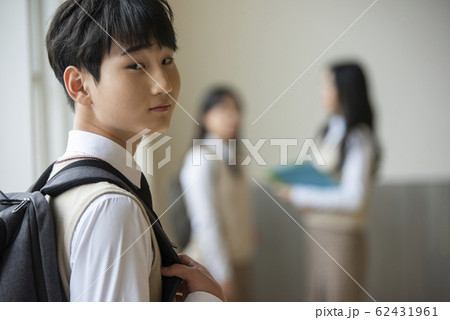 ポートレート 韓国人 学生 62431961