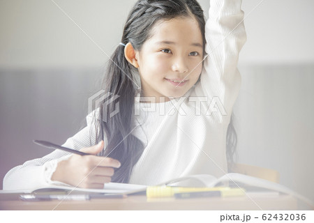 ポートレート 韓国人 小学生 62432036